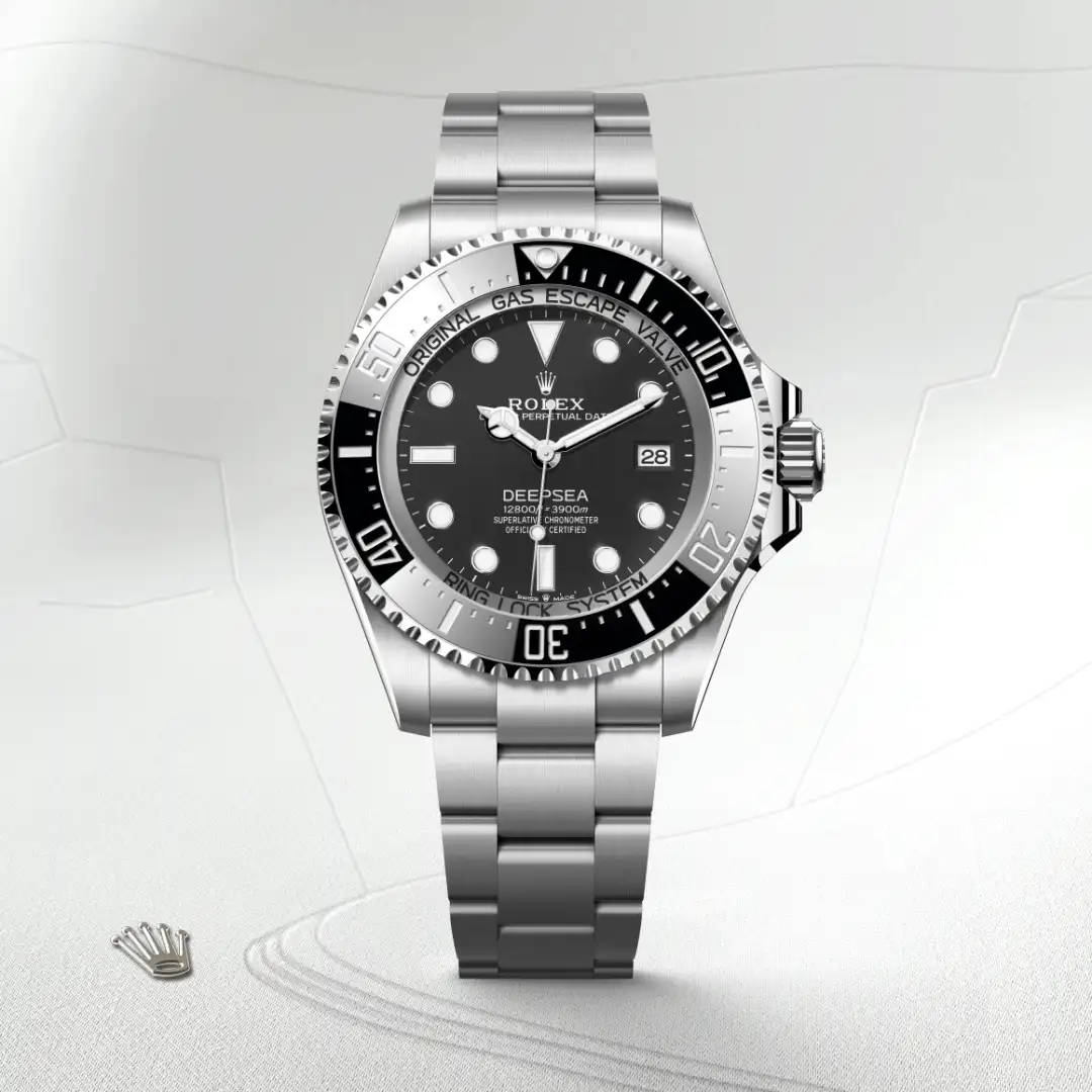 Rolex Rolex Deepsea in Oystersteel with a Intense black dial, Unidirectional rotatable 60-minute graduated, scratch-resistant Cerachrom insert in black ceramic, numerals and graduations coated in platinum bezel, Oyster, three-piece solid links bracelet.