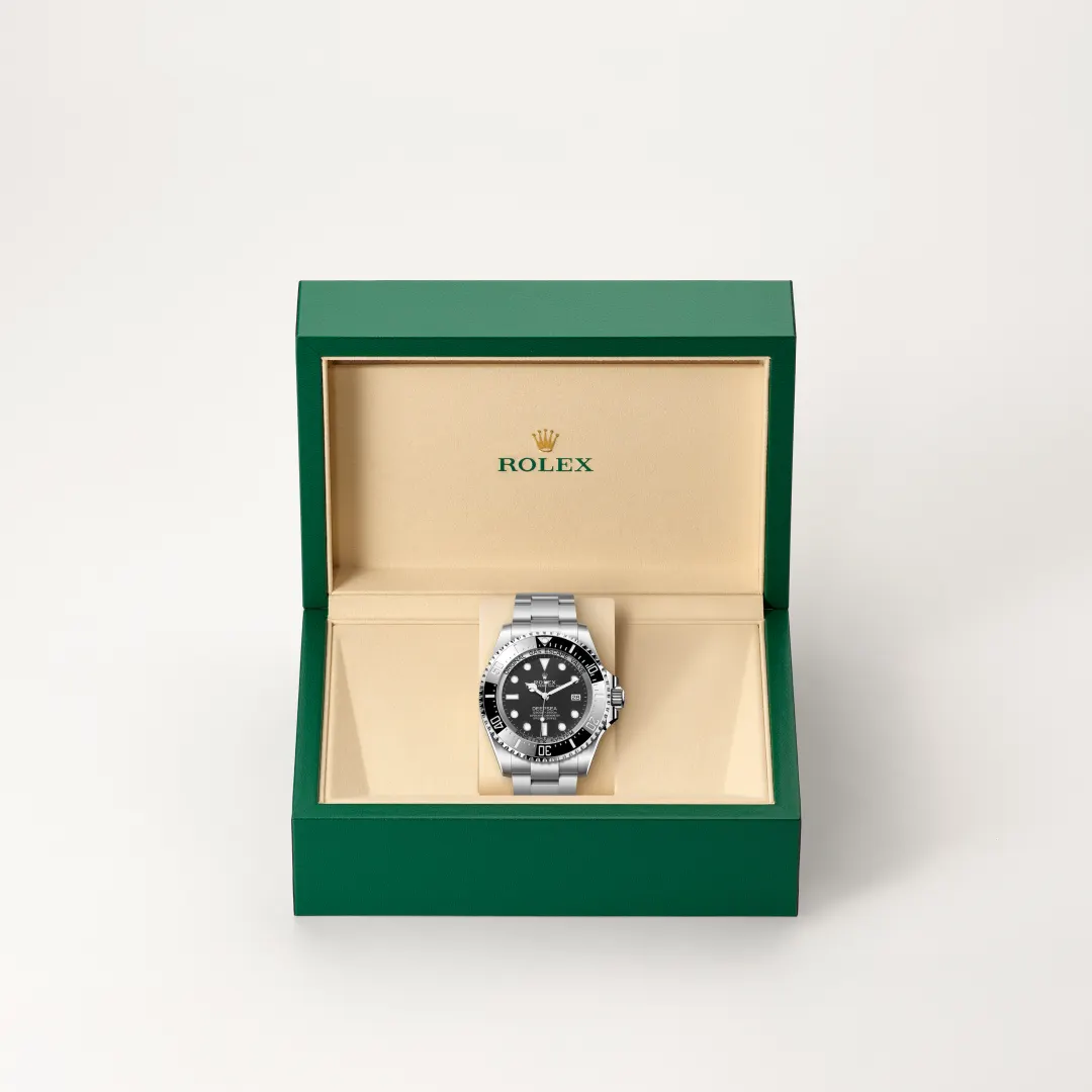 Rolex Rolex Deepsea in Oystersteel with a Intense black dial, Unidirectional rotatable 60-minute graduated, scratch-resistant Cerachrom insert in black ceramic, numerals and graduations coated in platinum bezel, Oyster, three-piece solid links bracelet.